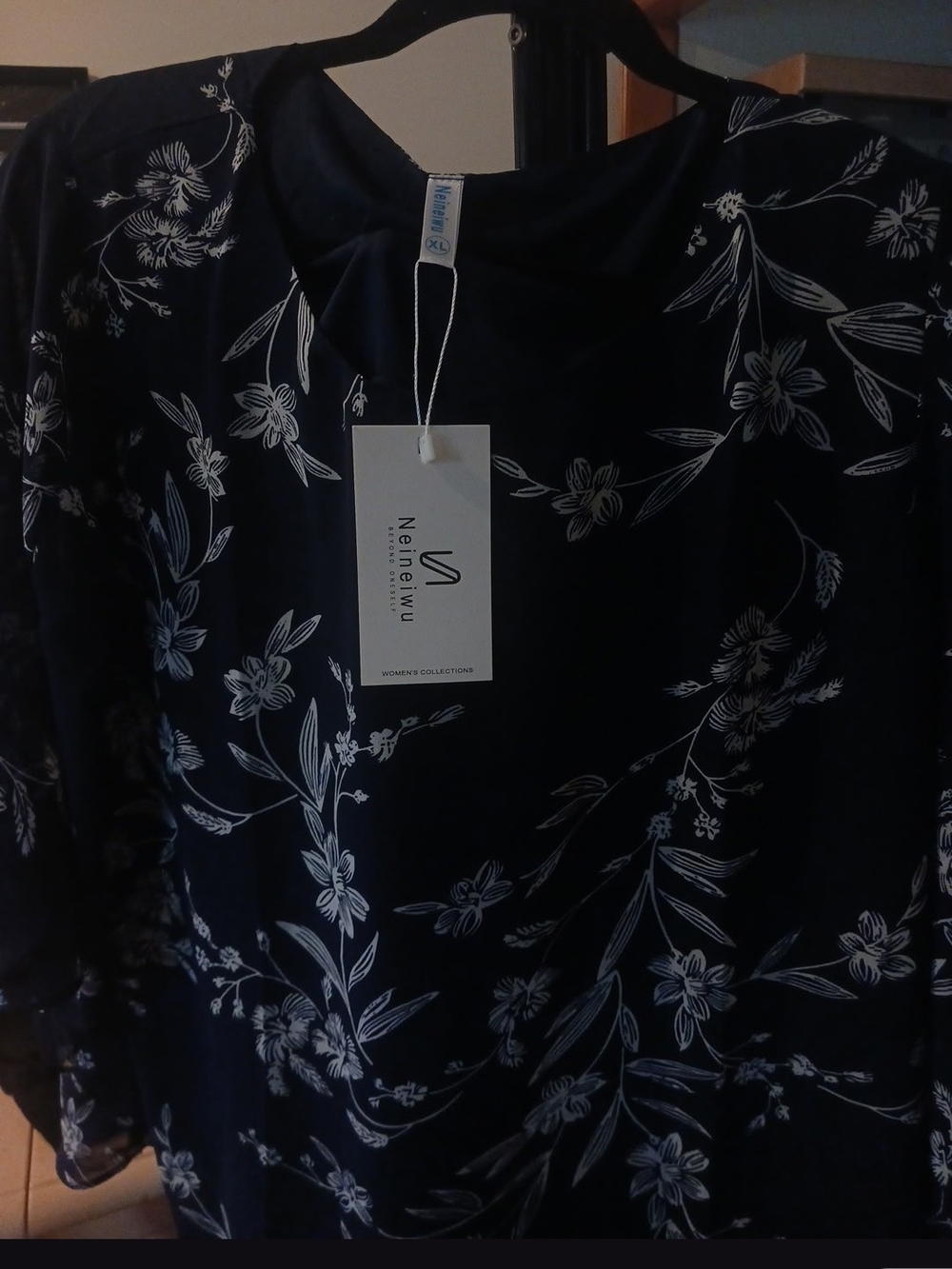 Neineiwu NWT Black Floral Blouse Top Size XL